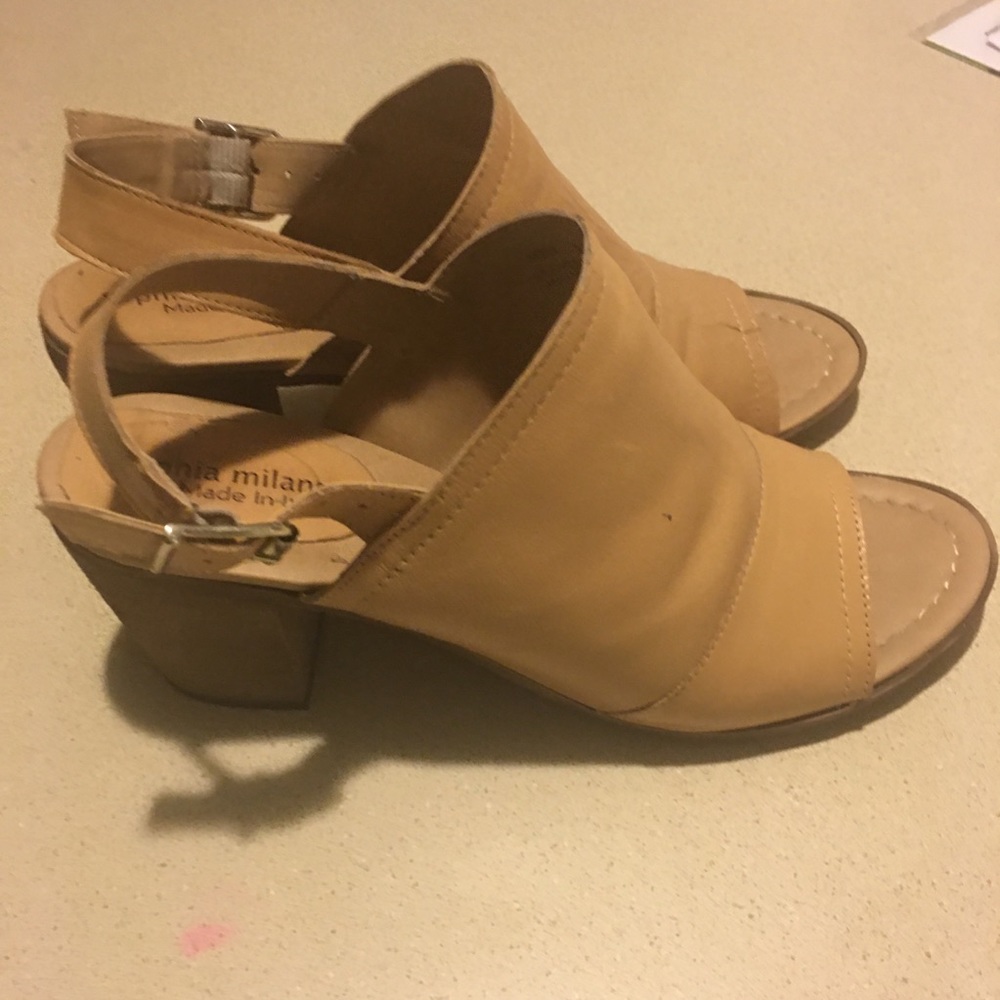 Sophia Milano women shoes size 9